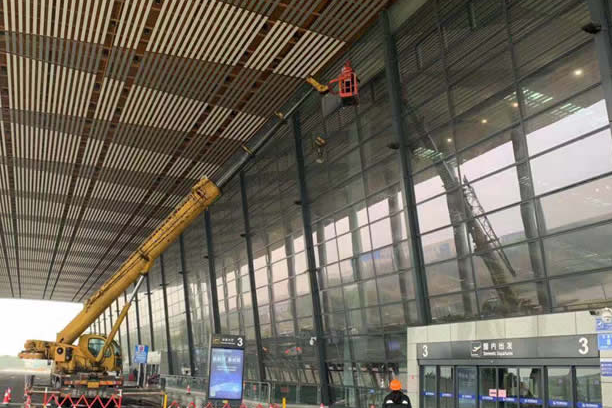 襄城玻璃幕墙维护和保养